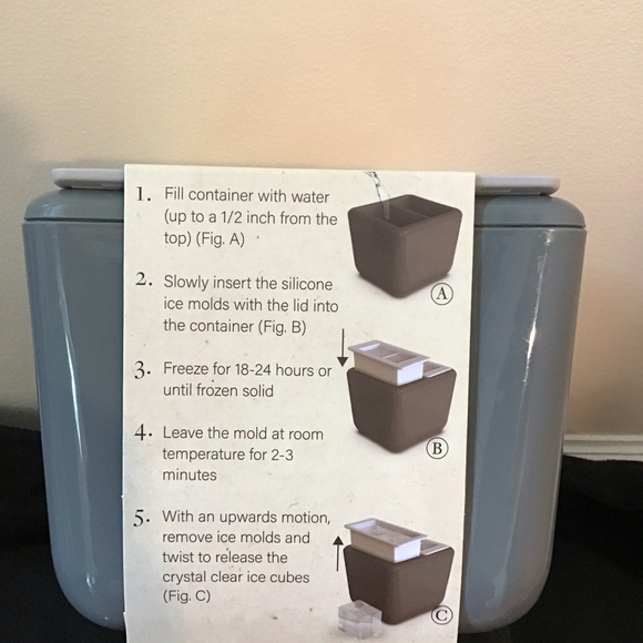 Clear Ice Cube Mold Makes 4 Crystal Clear Ice Cubes Slow Melting Ice - Picture 3 of 3